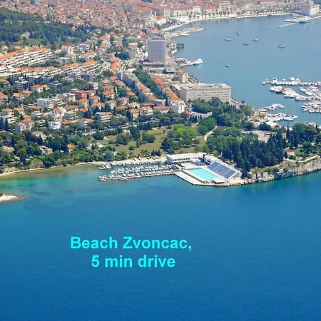 With Large Garden In The Heart Of Apartament