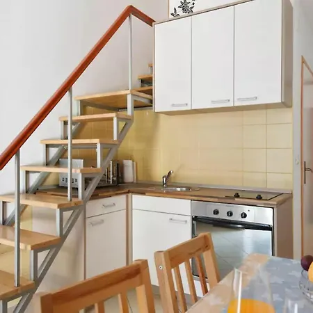 With Large Garden In The Heart Of Apartament *