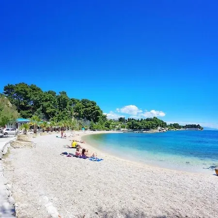 With Large Garden In The Heart Of Apartamento