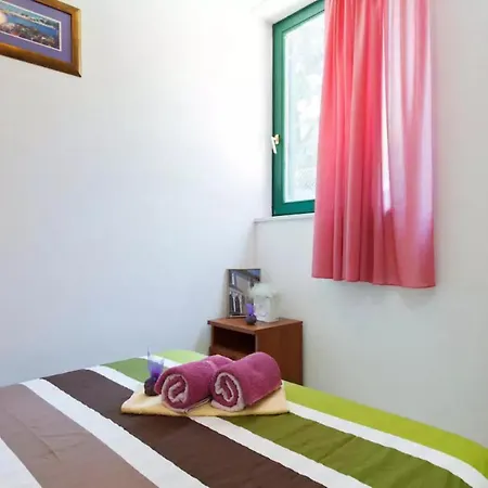 With Large Garden In The Heart Of Apartamento Split